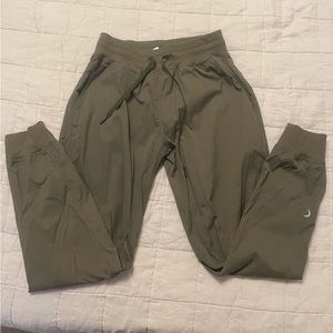 Zyia medium olive jogger. EUC